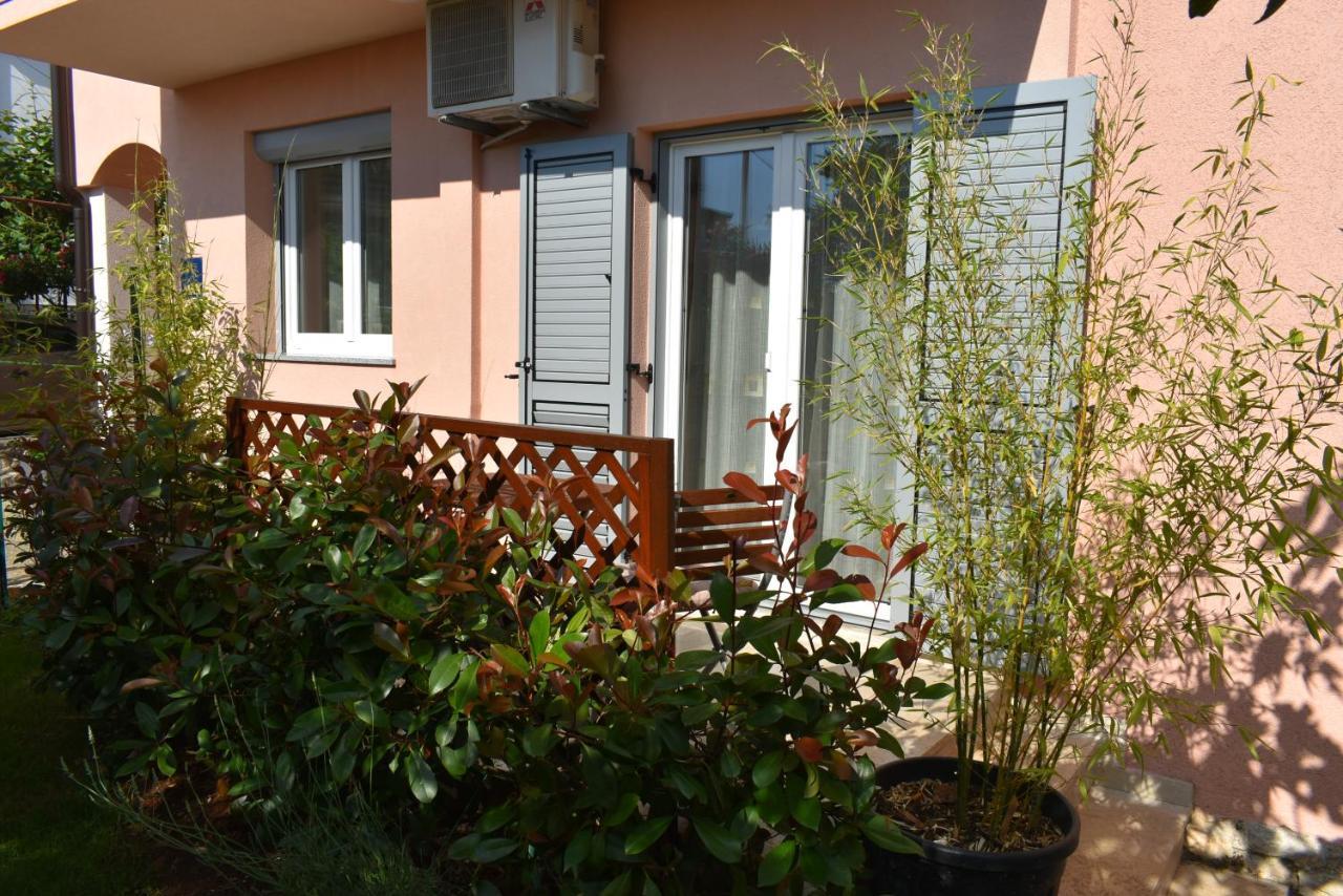 Studio Max With Parking Rovinj Eksteriør bilde